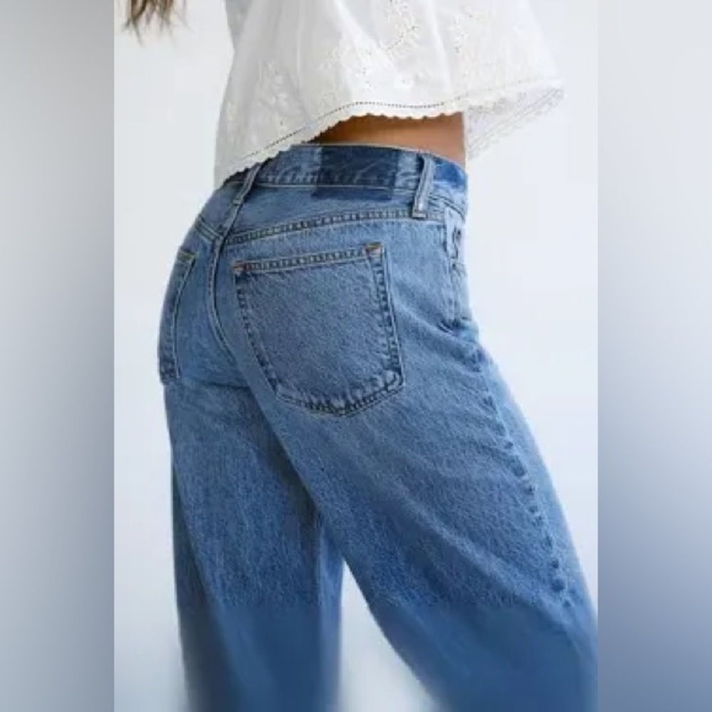 Abercrombie & Fitch Low Rise Ultra Loose Raw Hem Jeans. 34 S / 18 Short
